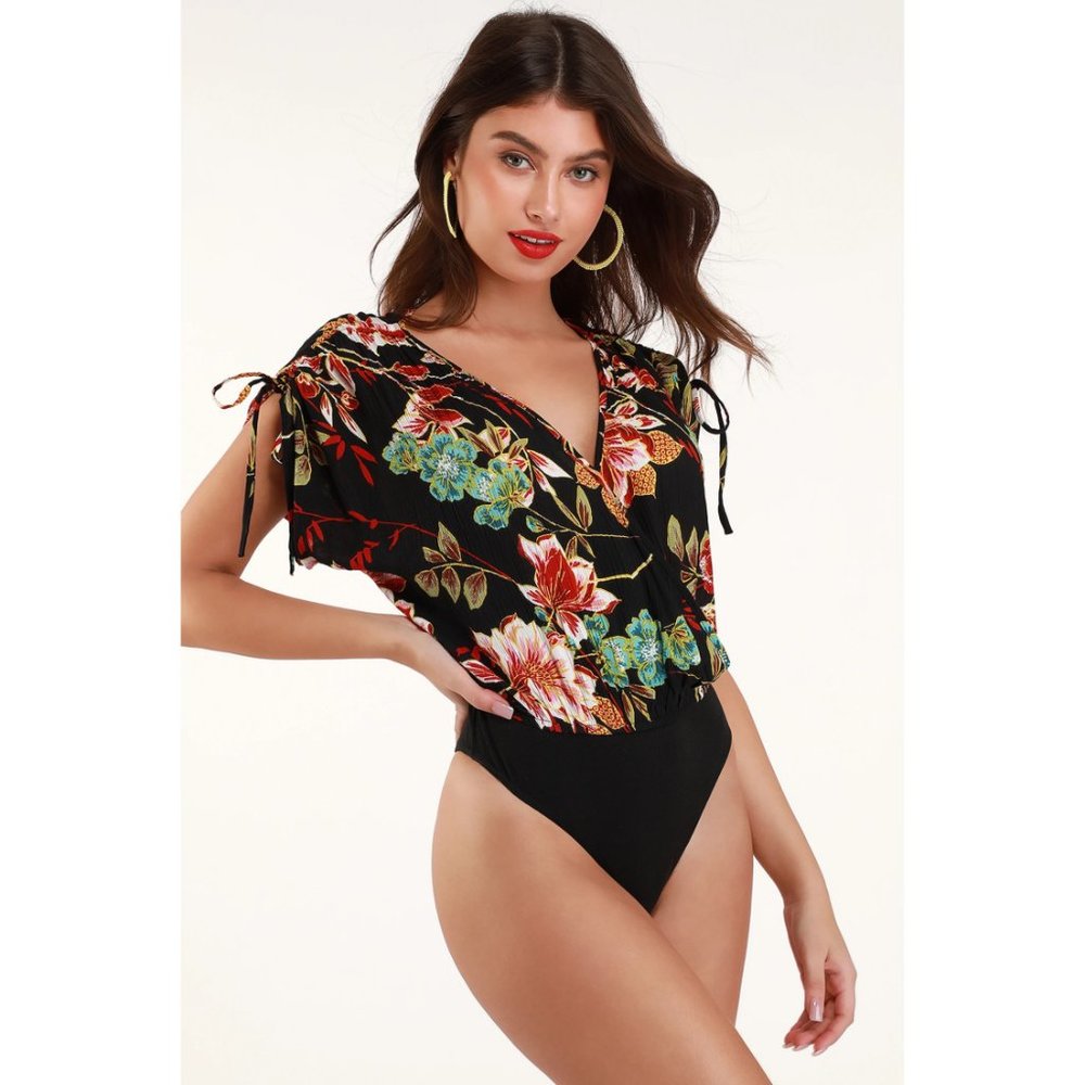 NWOT Band of Gypsies Floral Print Surplice Bodysuit - Picture 2 of 3